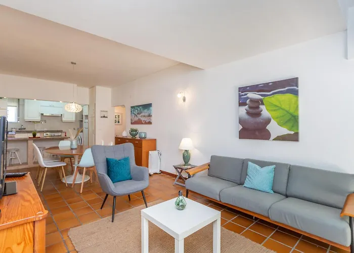 Beguest Gandarinha Apartment
